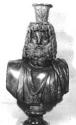 Buste de Srapis qui porte le calathos, mesure pour le grain, symbole de fertilit